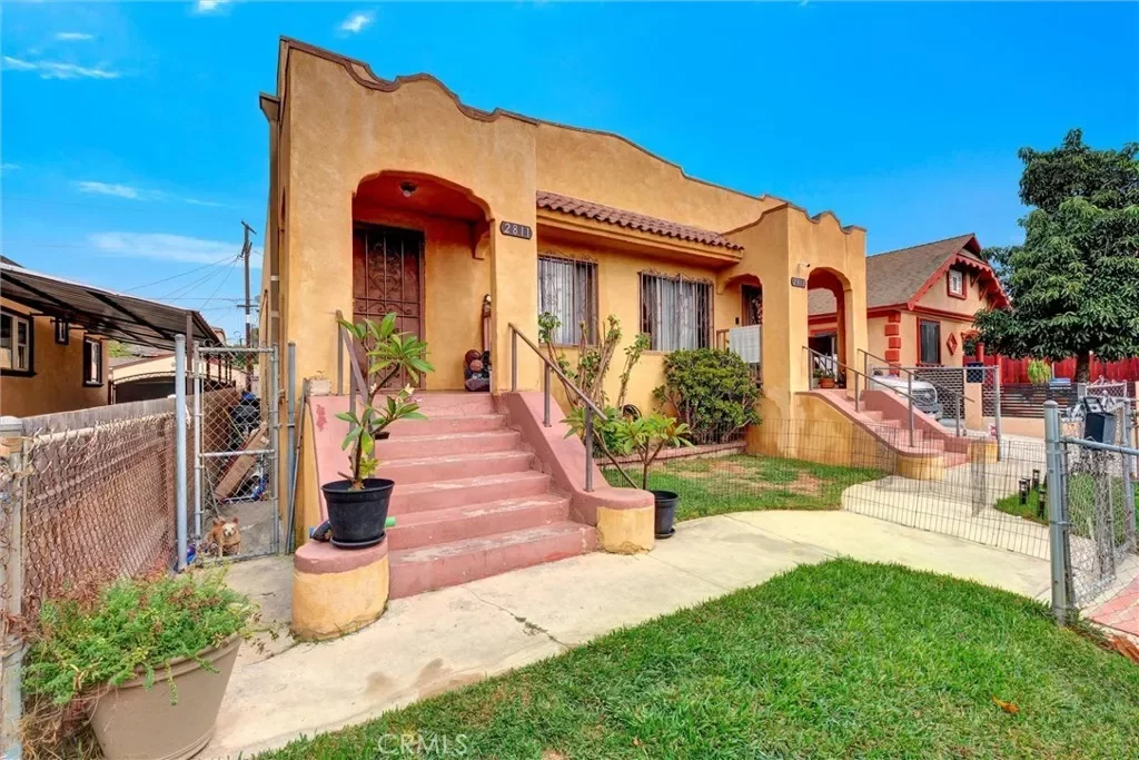4BR Multi-Family for Sale in Los Angeles, CA