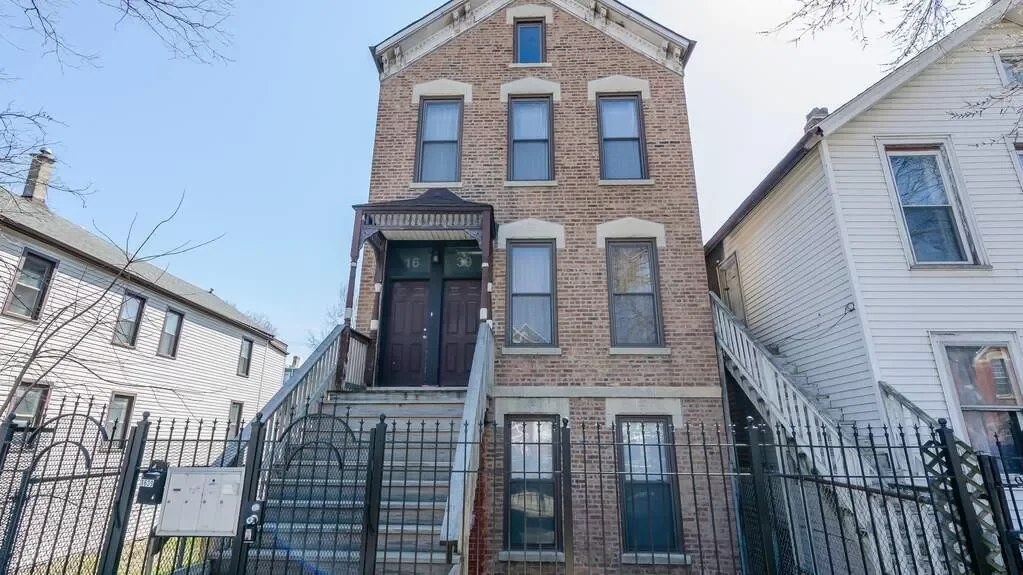 2BR House for Rent in Chicago, IL