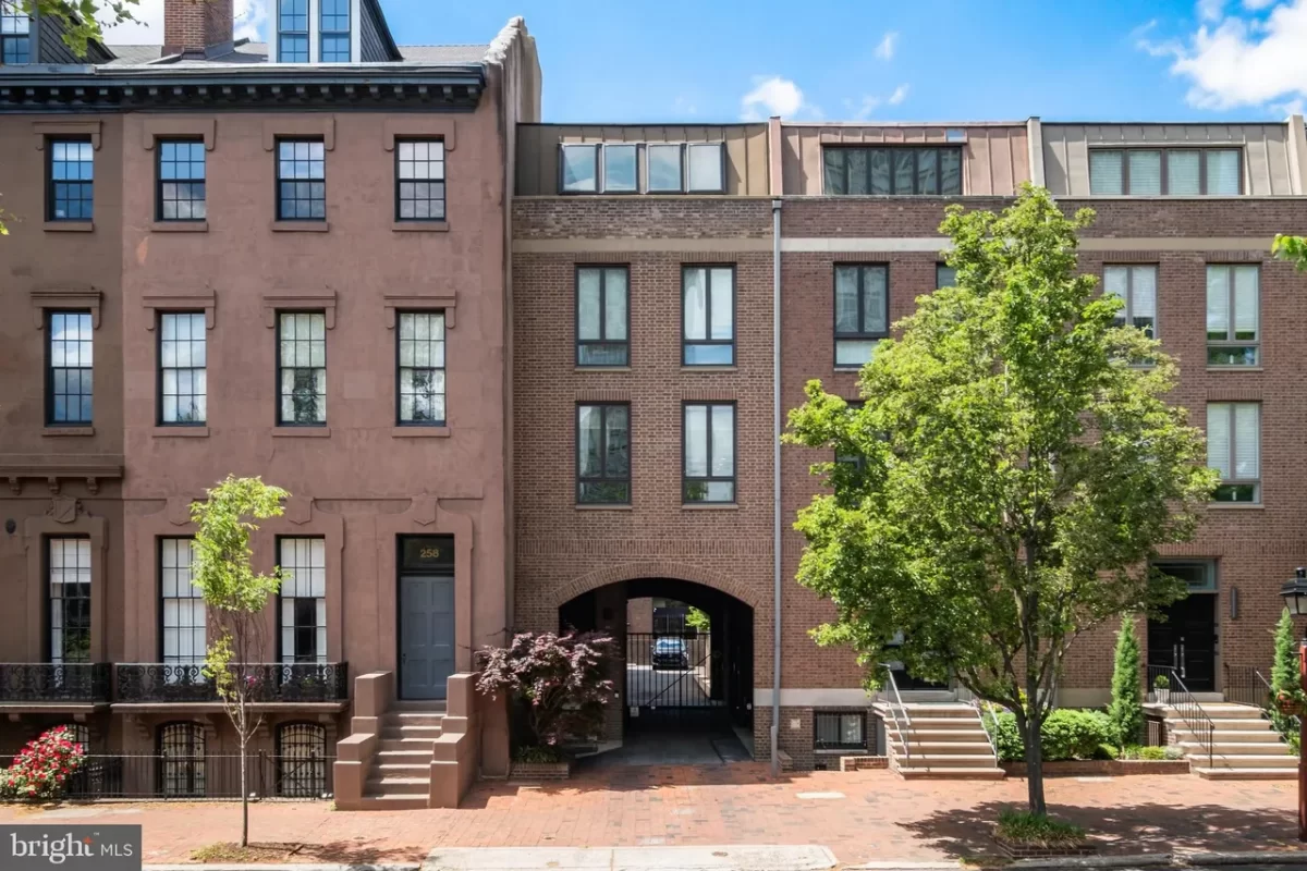 3BR Townhouse for Sale in Philadelphia, PA