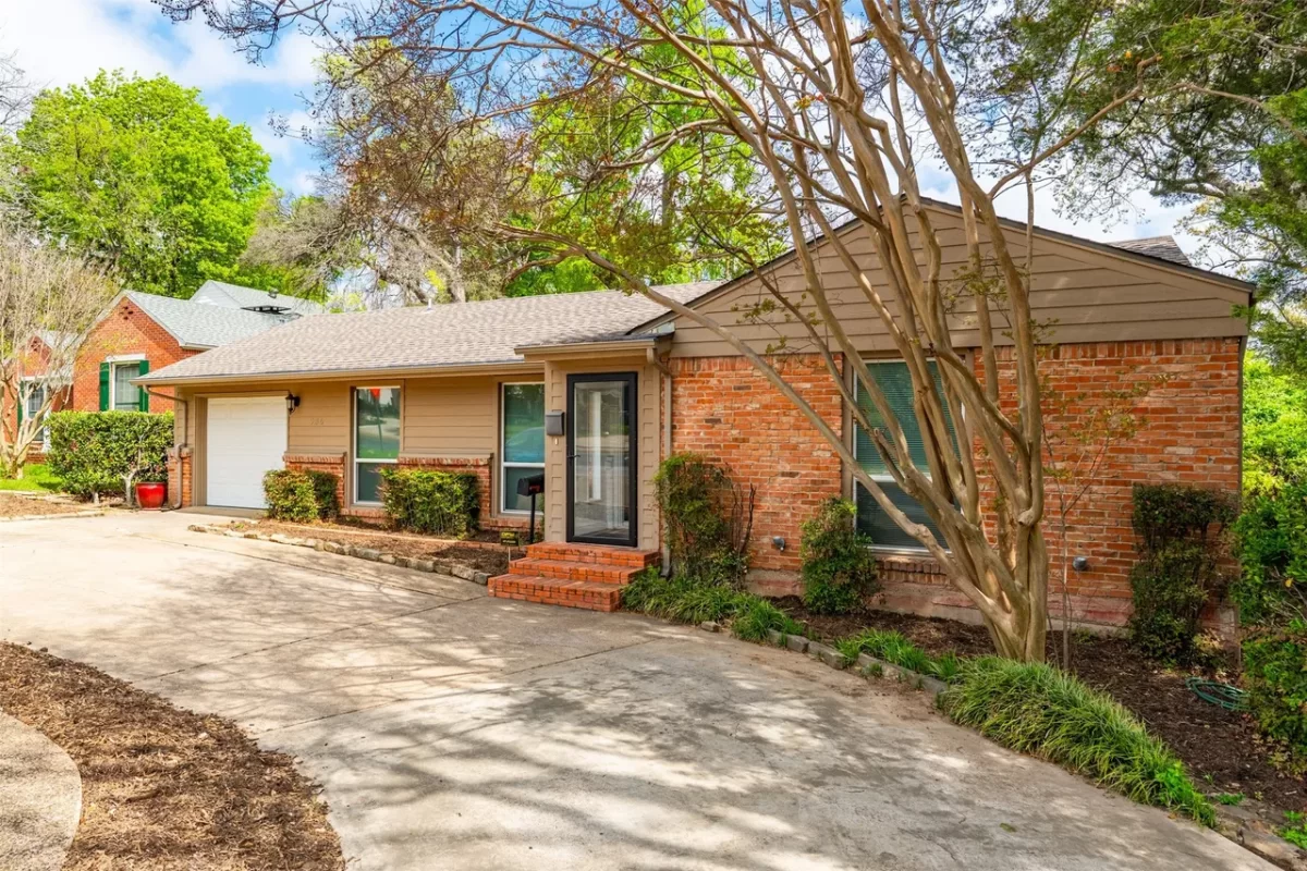 2BR House for Sale in Dallas, TX