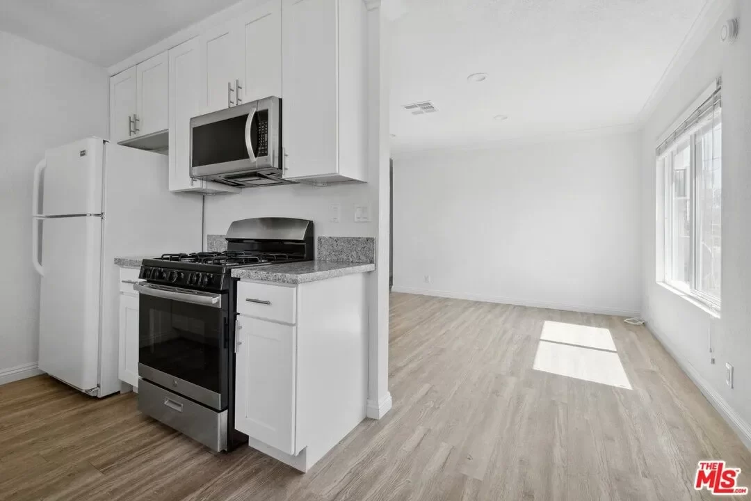 2BR Townhouse for Rent in Los Angeles, CA