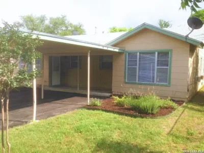 2BR House for Rent in San Antonio, TX