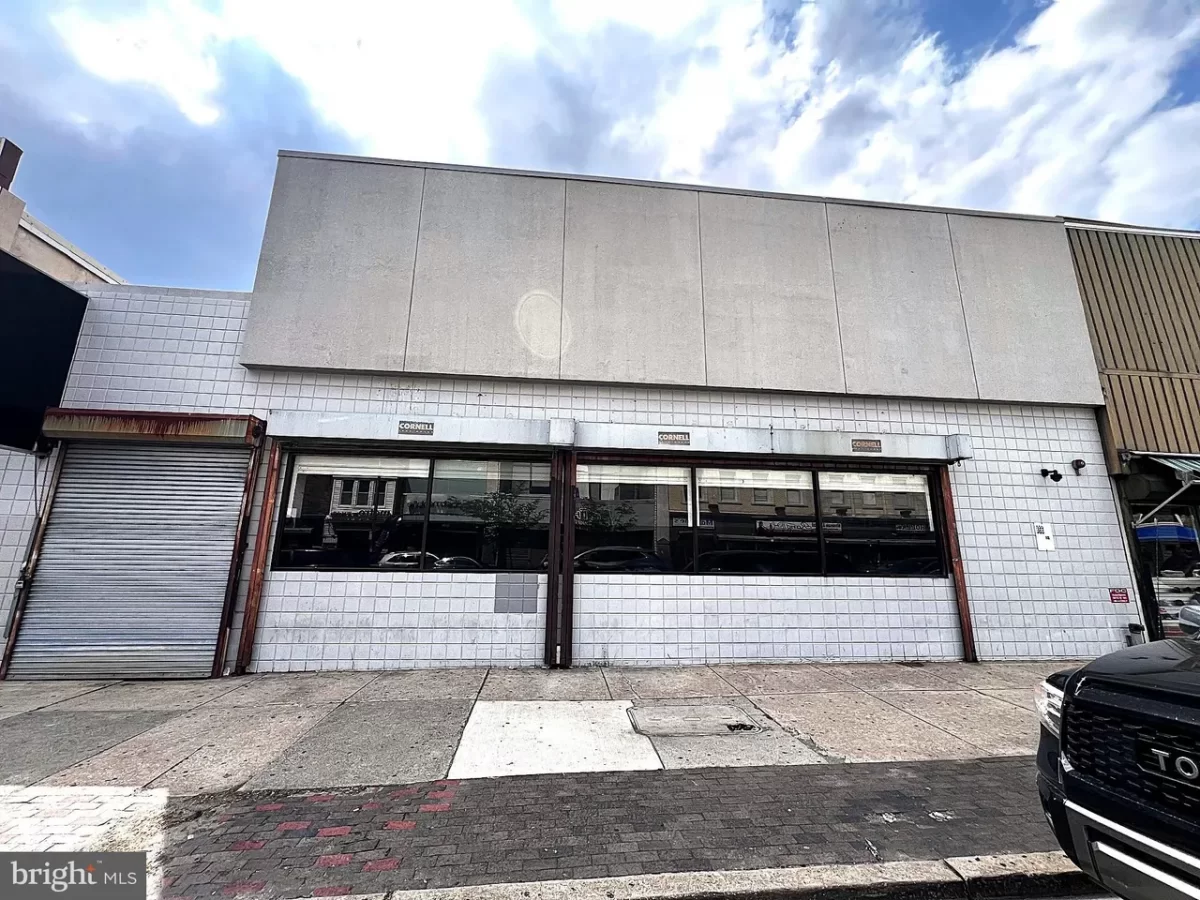 House for Sale in Philadelphia, PA