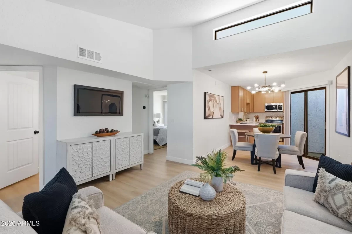 2BR Townhouse for Sale in Phoenix, AZ