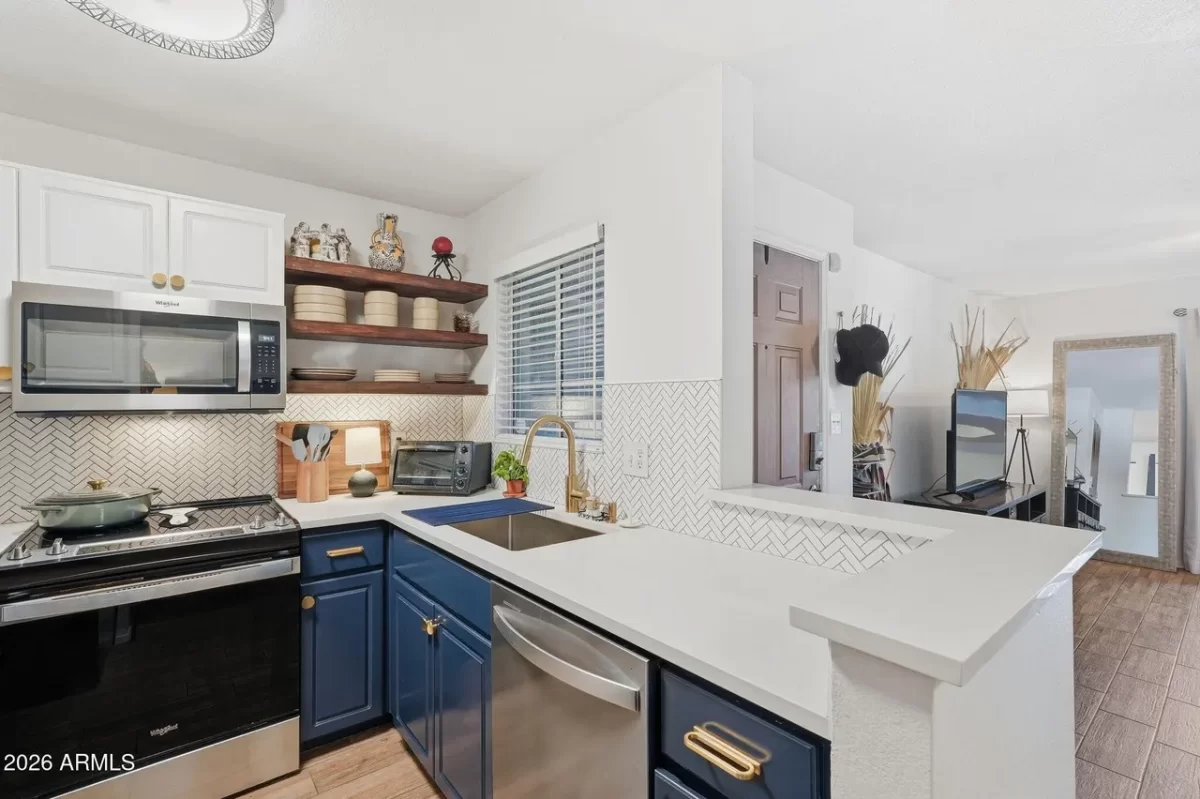 2BR Townhouse for Sale in Phoenix, AZ