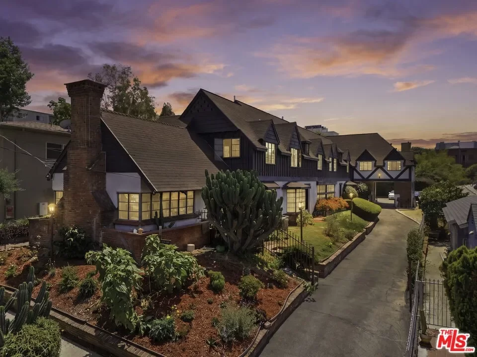 8BR Multi-Family for Sale in Los Angeles, CA