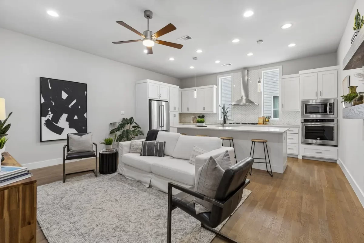 2BR Townhouse for Sale in Dallas, TX