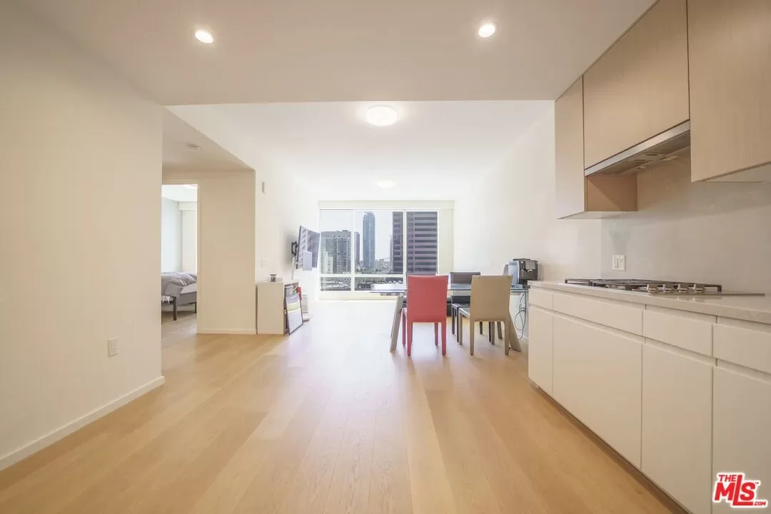 1BR Condo for Sale in Los Angeles, CA