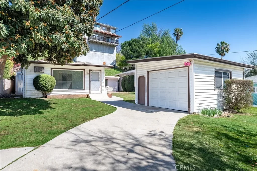 2BR House for Rent in Los Angeles, CA