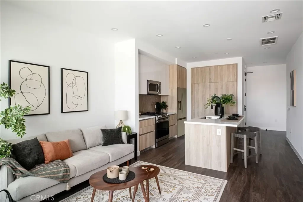 1BR Condo for Sale in Los Angeles, CA