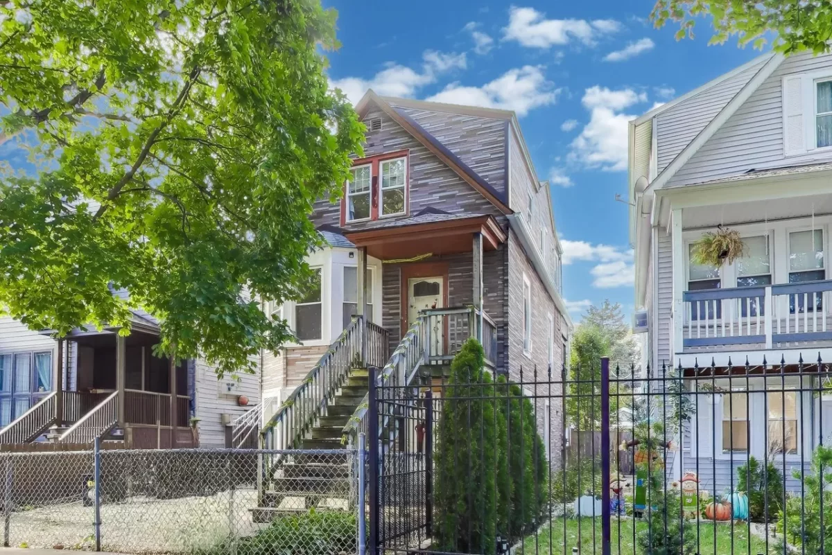 5BR Multi-Family for Sale in Chicago, IL