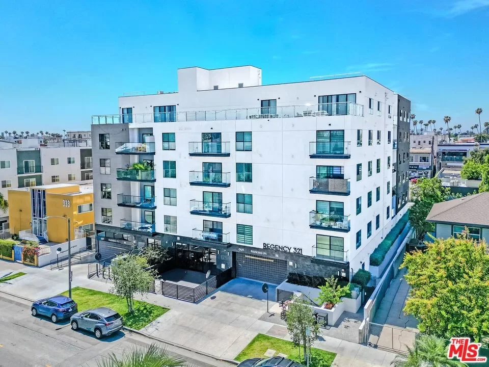 3BR Condo for Sale in Los Angeles, CA
