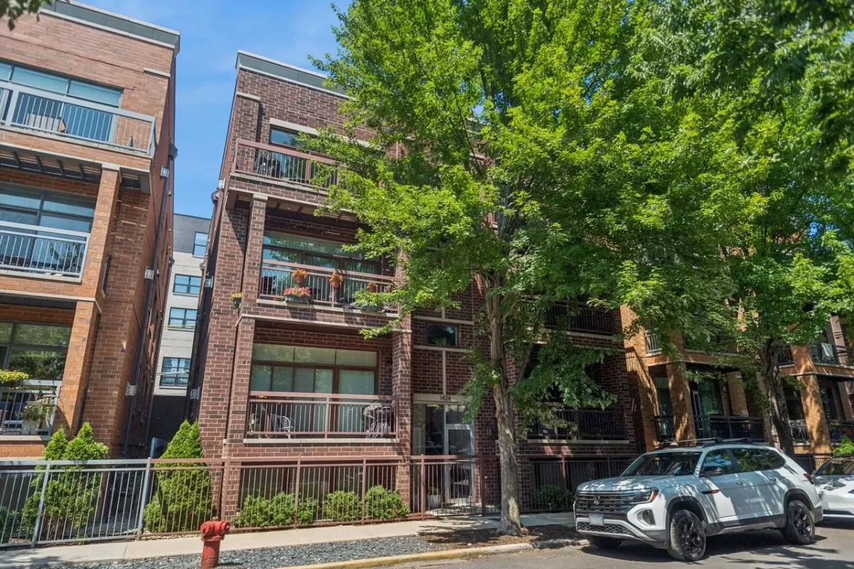 3BR Condo for Sale in Chicago, IL