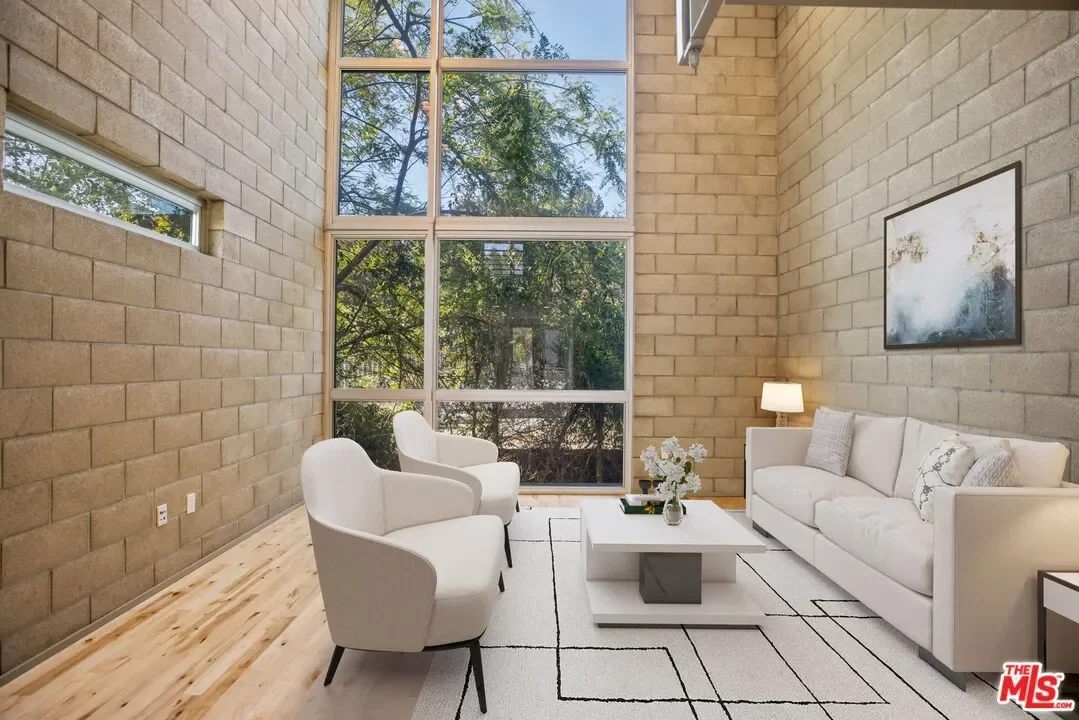 2BR Condo for Rent in Los Angeles, CA