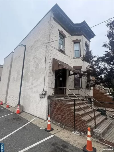 8BR Multi-Family for Sale in Fairview, NJ
