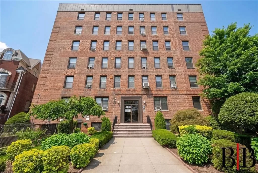 2BR Condo for Sale in Brooklyn, NY