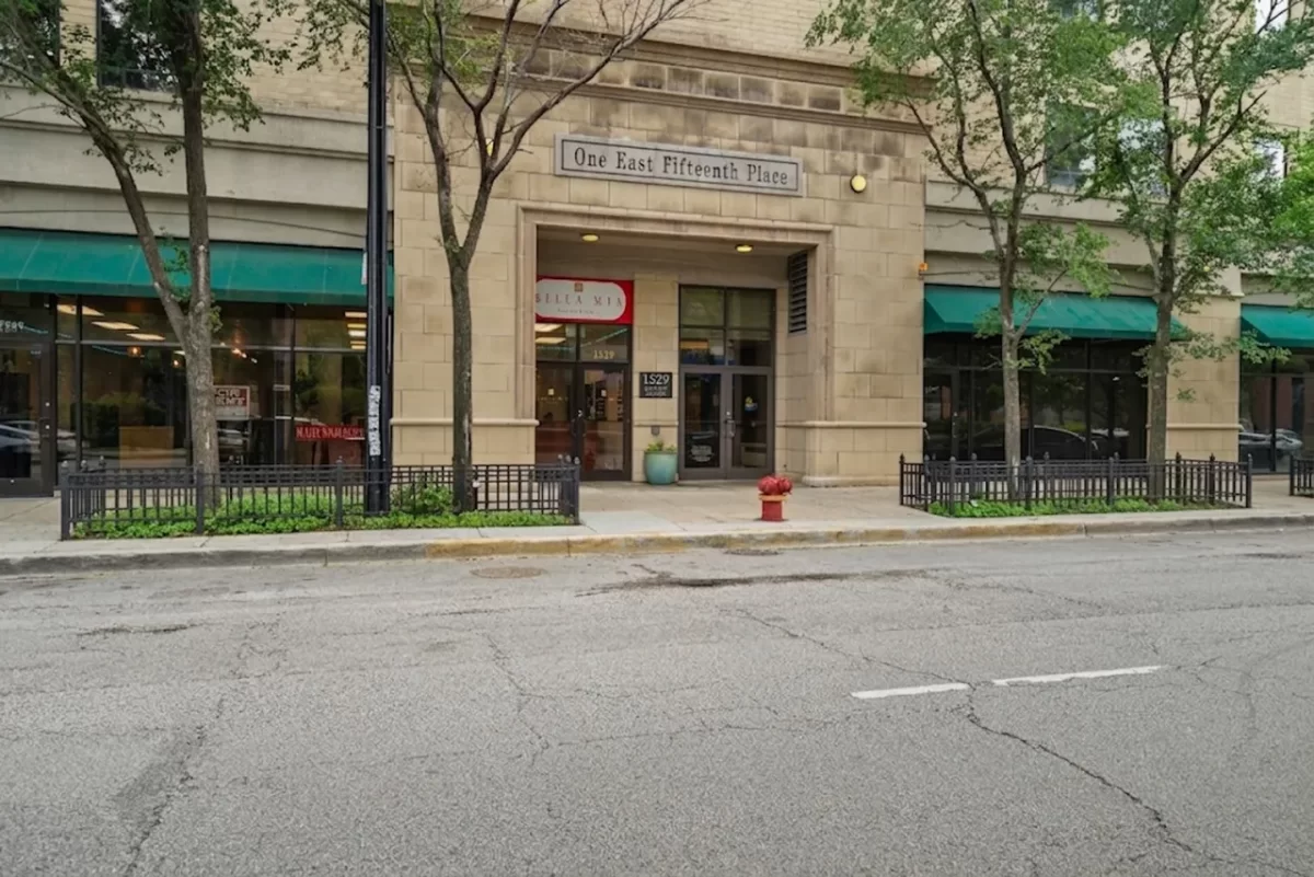 2BR Condo for Sale in Chicago, IL