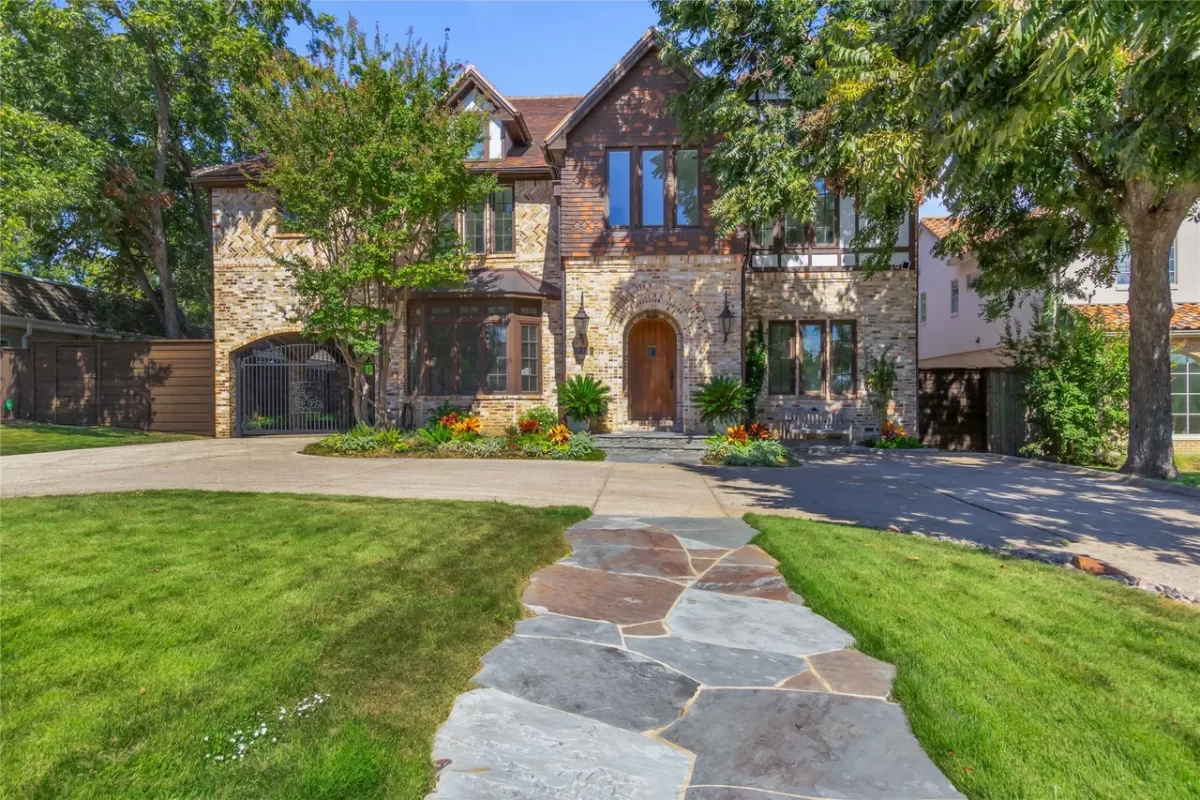 6BR House for Sale in Dallas, TX