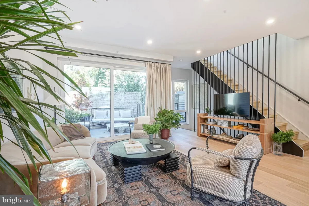 4BR Townhouse for Sale in Philadelphia, PA
