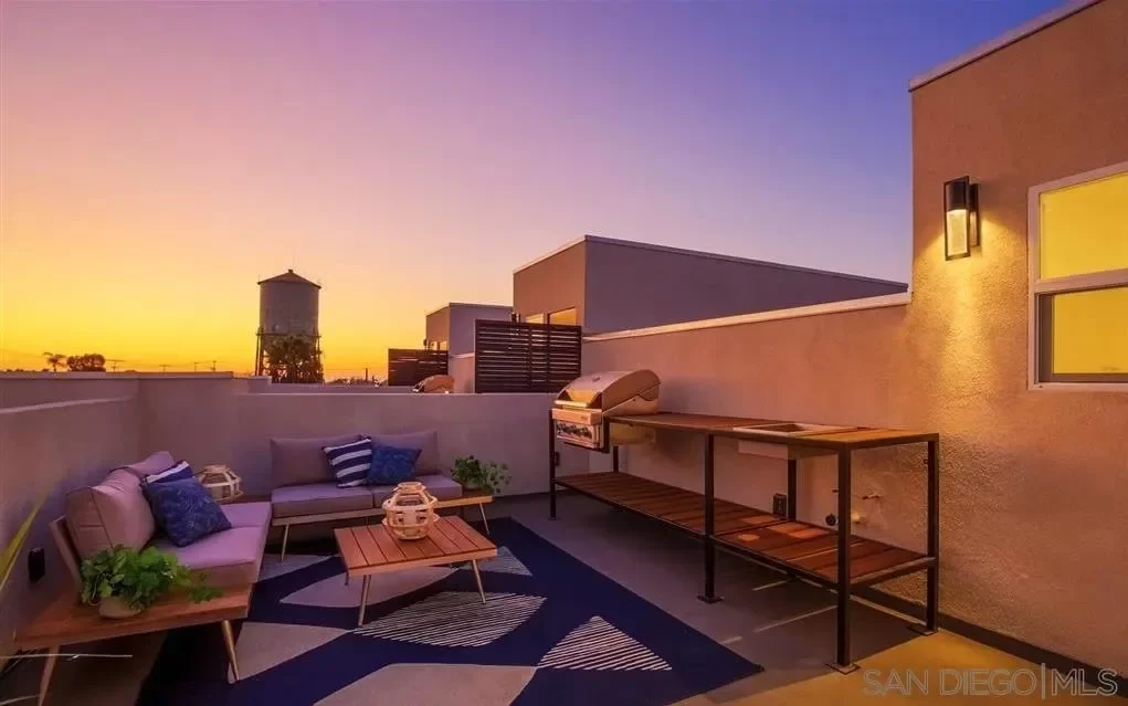 2BR Townhouse for Sale in San Diego, CA