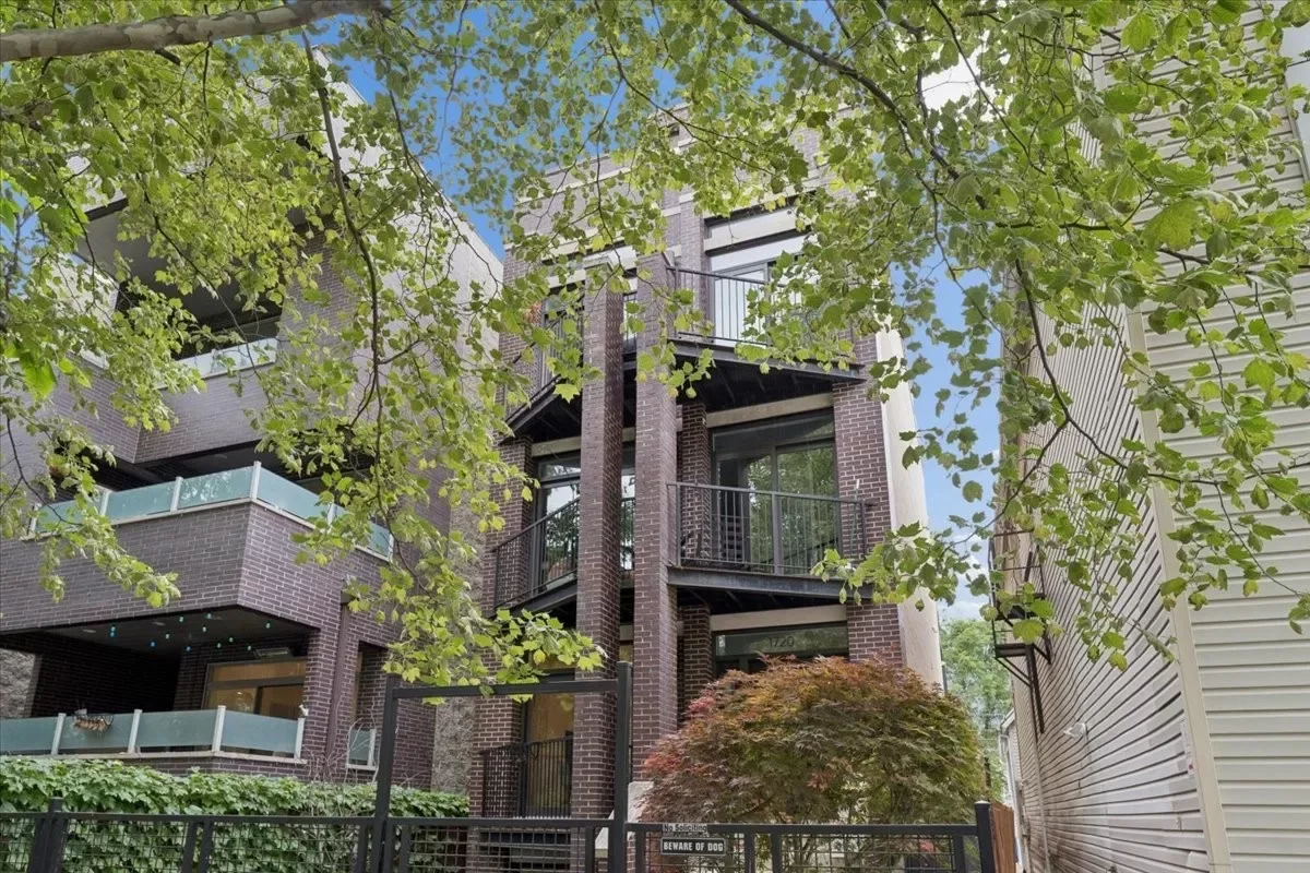 3BR Condo for Sale in Chicago, IL