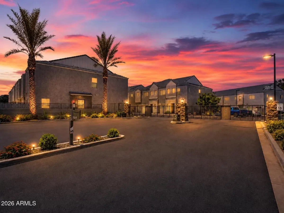 2BR Townhouse for Sale in Phoenix, AZ