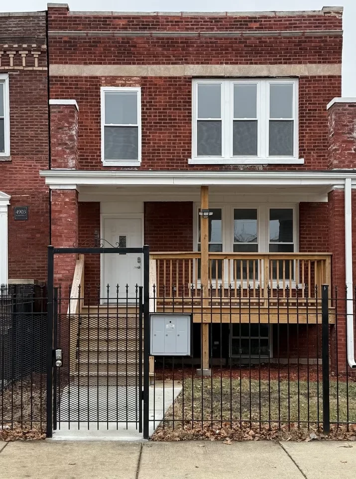2BR House for Rent in Chicago, IL