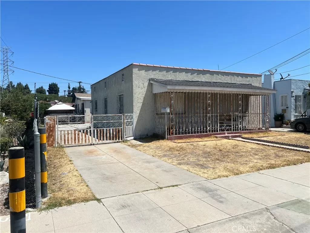 4BR Multi-Family for Sale in Huntington Park, CA