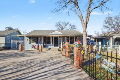 2BR House for Sale in Dallas, TX