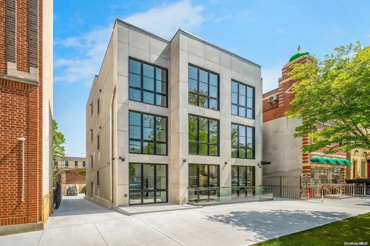 2BR Condo for Sale in Long Island City, NY
