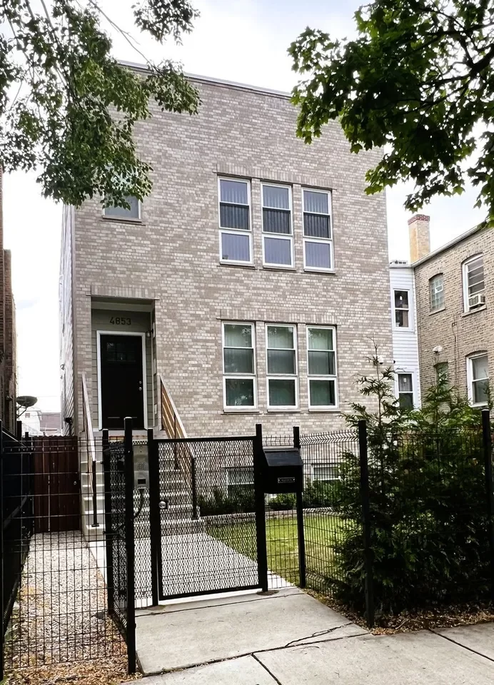 2BR Condo for Rent in Chicago, IL