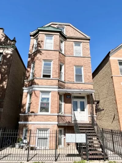 2BR Apartment for Rent in Chicago, IL