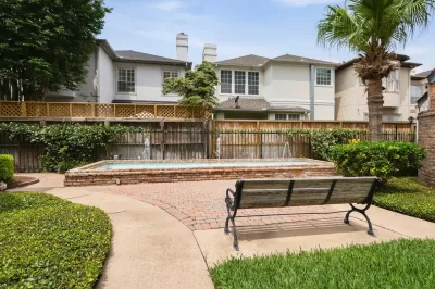 3BR Townhouse for Sale in Houston, TX