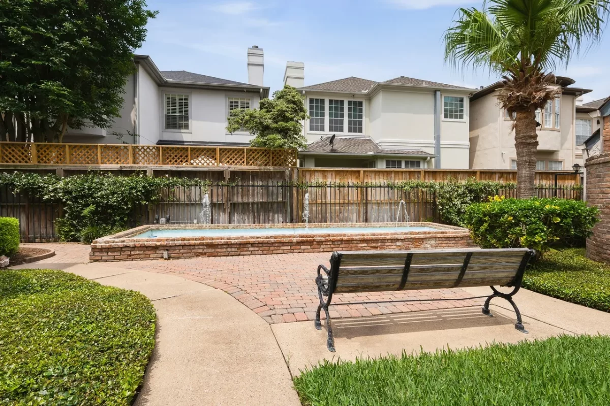 3BR Townhouse for Sale in Houston, TX