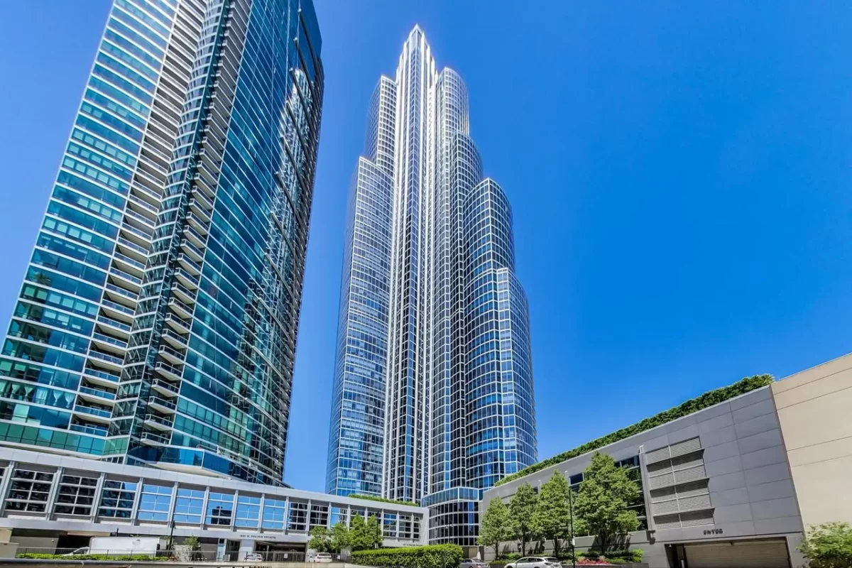 2BR Condo for Sale in Chicago, IL