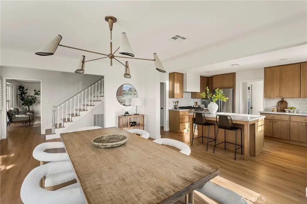 5BR House for Sale in Los Angeles, CA