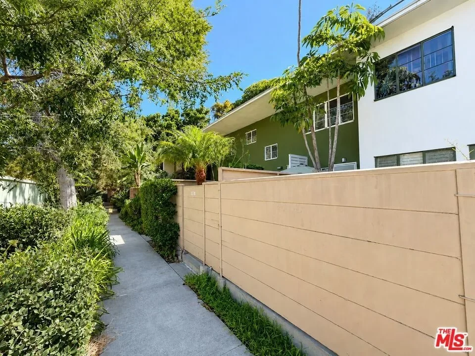 2BR Condo for Rent in Los Angeles, CA