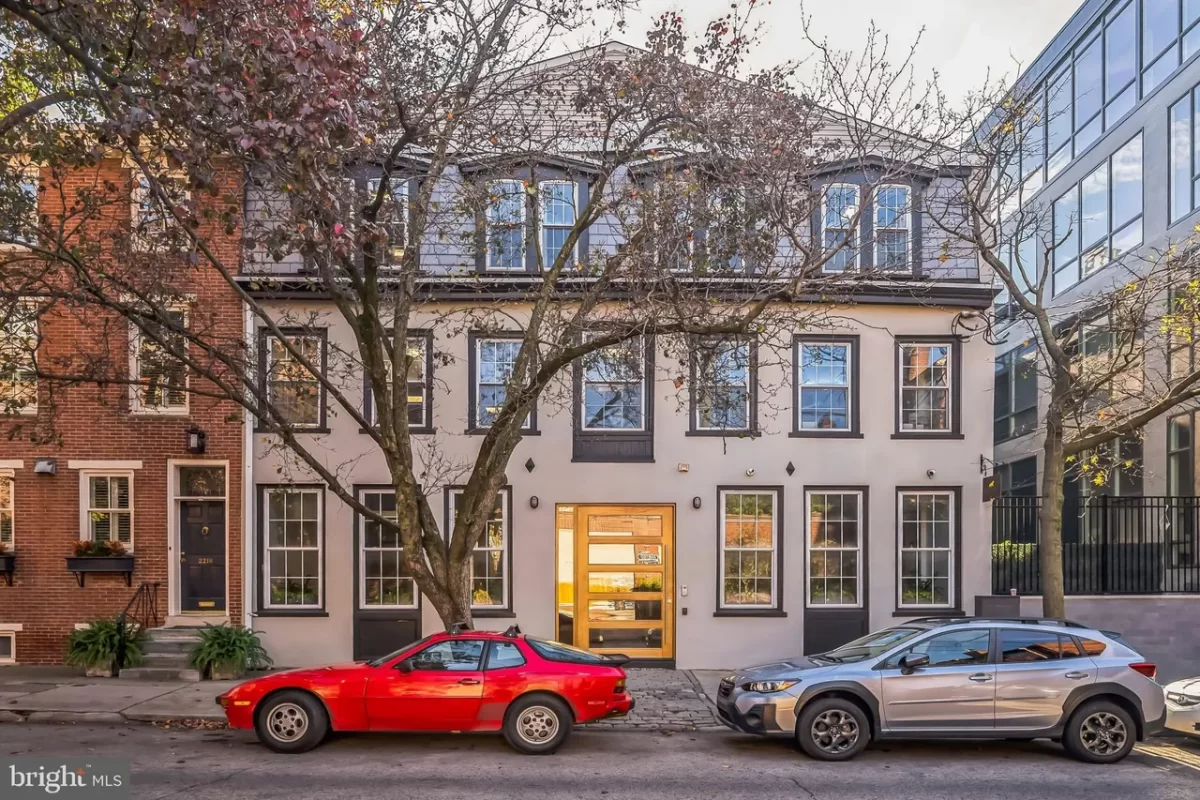 House for Sale in Philadelphia, PA