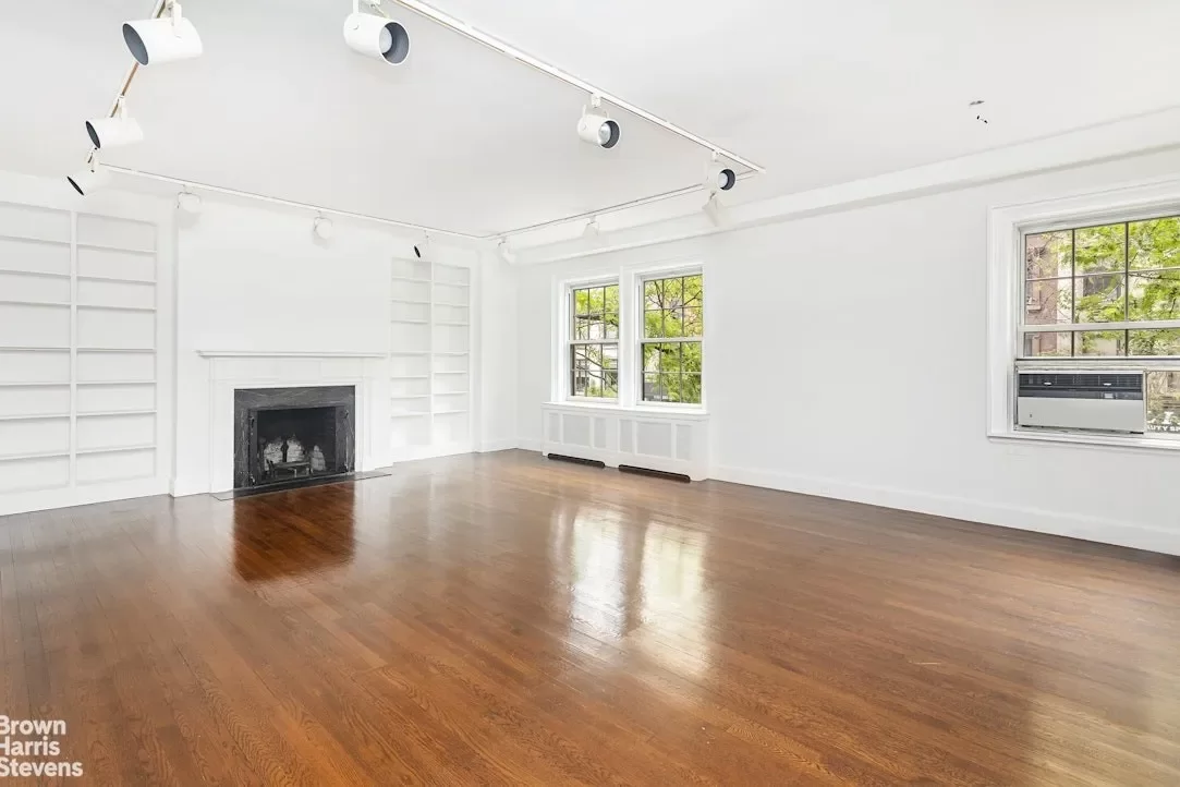 5BR Multi-Family for Sale in Manhattan, NY