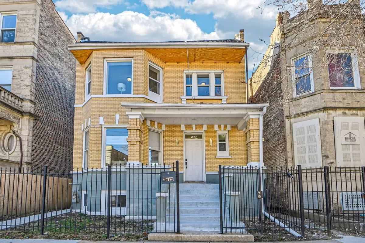 4BR House for Sale in Chicago, IL