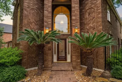 4BR House for Sale in Bellaire, TX