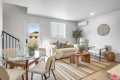 2BR Townhouse for Rent in Los Angeles, CA