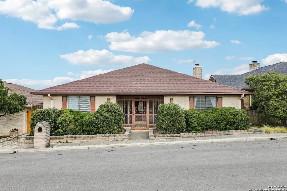 3BR House for Sale in Windcrest, TX
