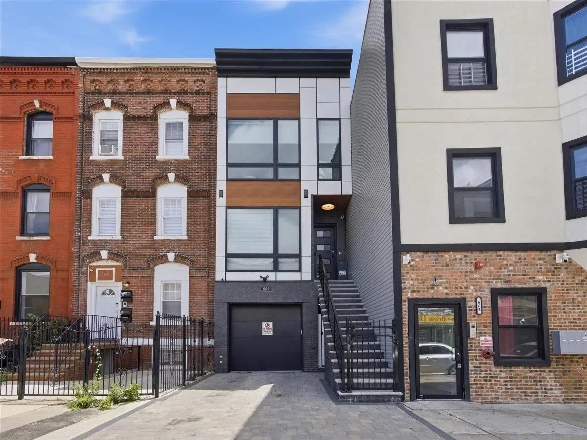 3BR Condo for Sale in Jersey City, NJ