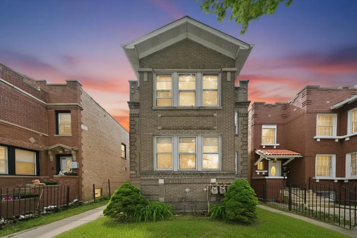 9BR Multi-Family for Sale in Chicago, IL