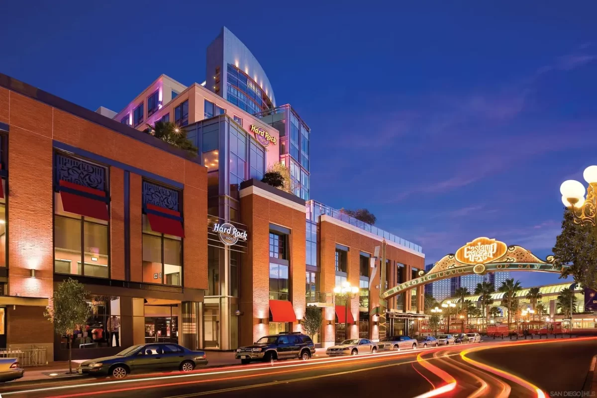 Condo for Sale in San Diego, CA
