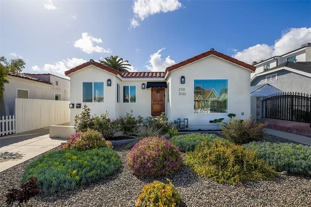 4BR Multi-Family for Sale in Los Angeles, CA