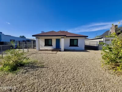 2BR House for Sale in Phoenix, AZ