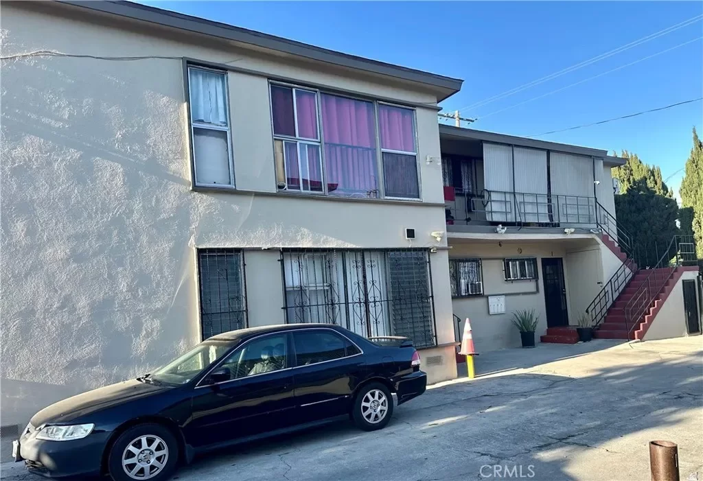 4BR Multi-Family for Sale in Los Angeles, CA