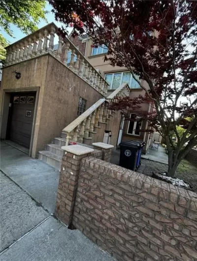 6BR Multi-Family for Sale in Brooklyn, NY